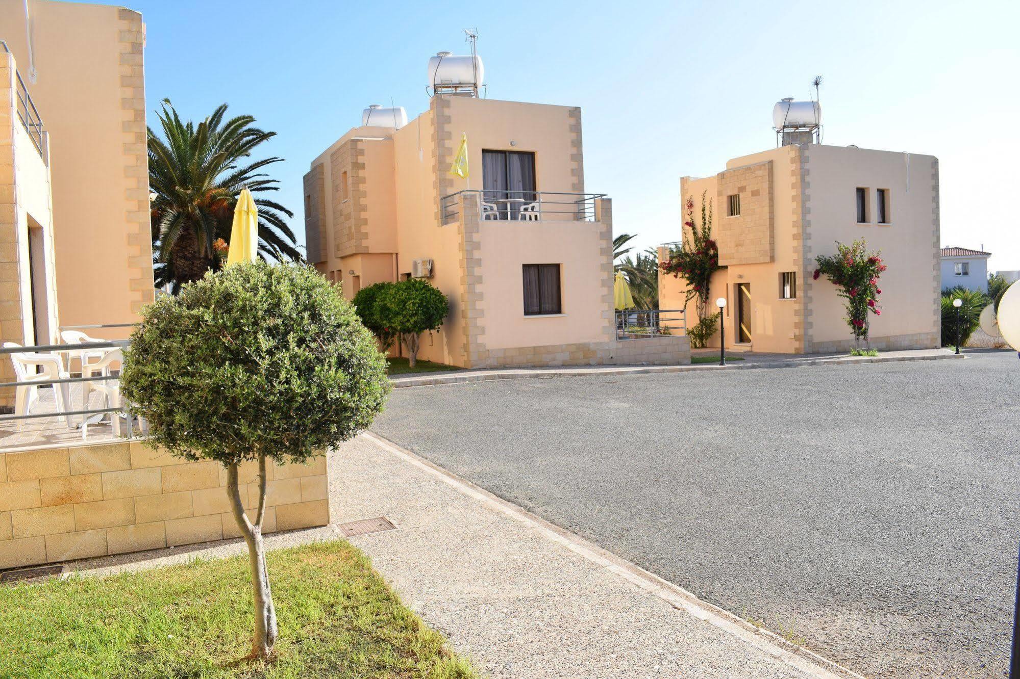 Dimma Seaside Houses Paphos Exterior photo